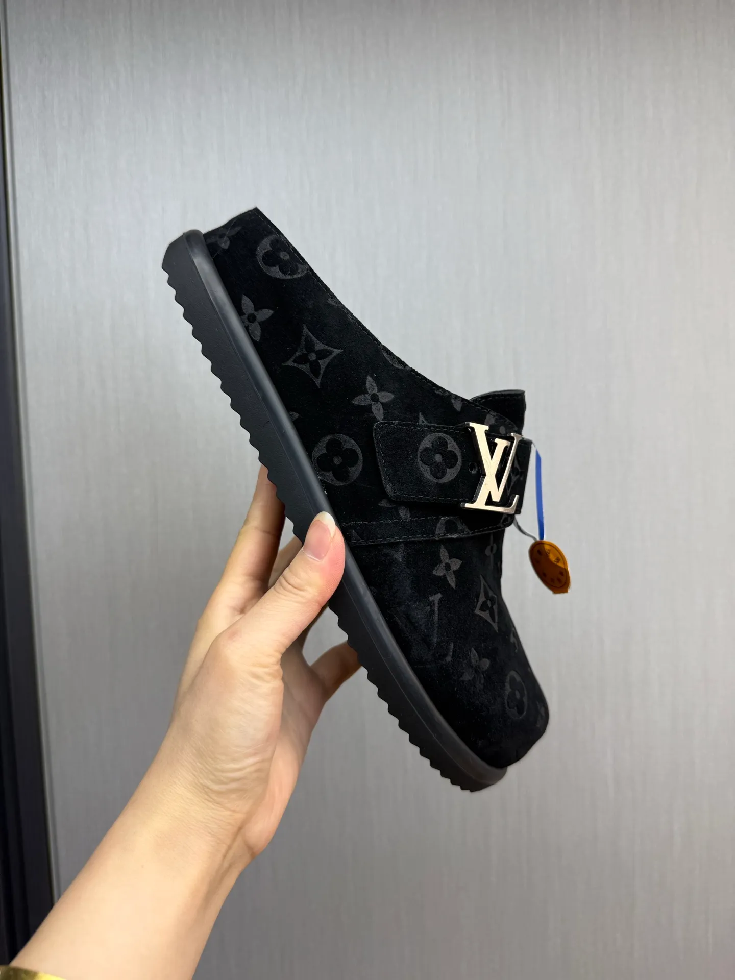 Men's shoes 💰520💰 Lv. hot selling men's slippers 🔥 🩴Official website one to one production 38-45 sizes 45 46 🉑️Customized!